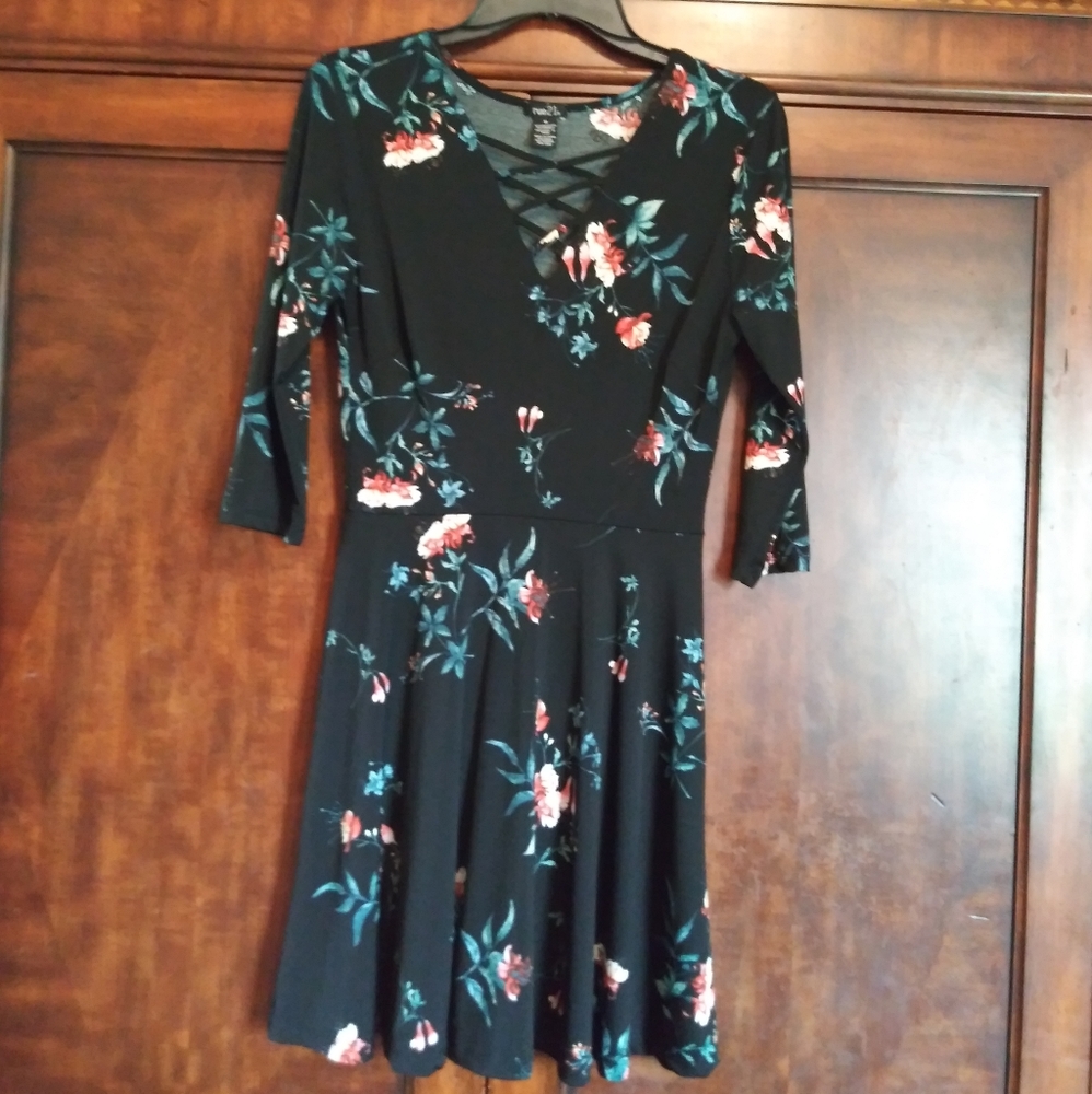 🎁3 For $15 3/4 sleeve Floral print dress
